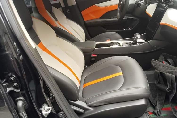 Used Dongfeng Aeolus Yixuan 2023 Mach Edition 1.5L Automatic Chasing Wind Version Right Front Seat