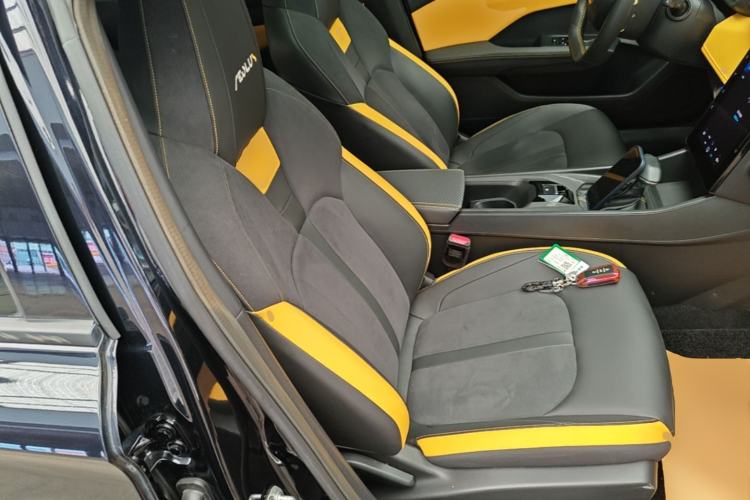 Used Dongfeng Aeolus Yixuan 2023 Mach Edition 1.5T Automatic Pursuit Rider Version Right Front Seat