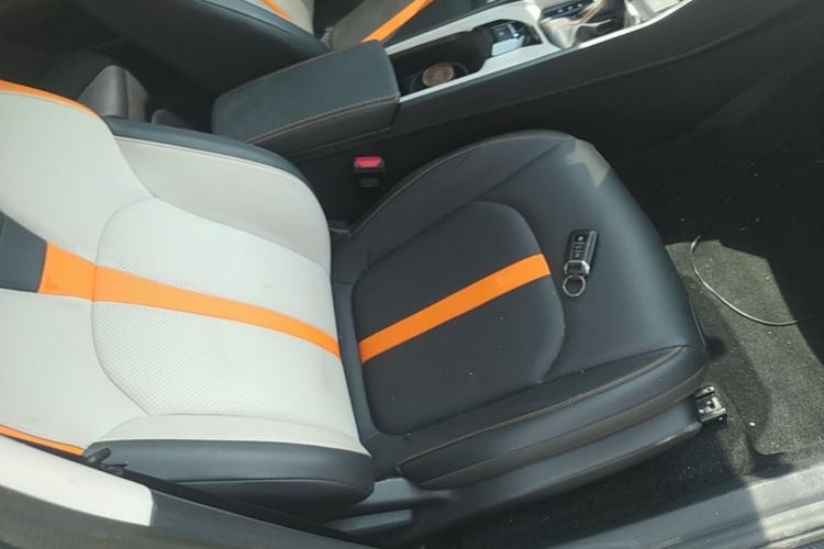 Used Dongfeng Aeolus Yixuan 2023 Mach Edition 1.5L Automatic Chasing Wind Version Right Front Seat