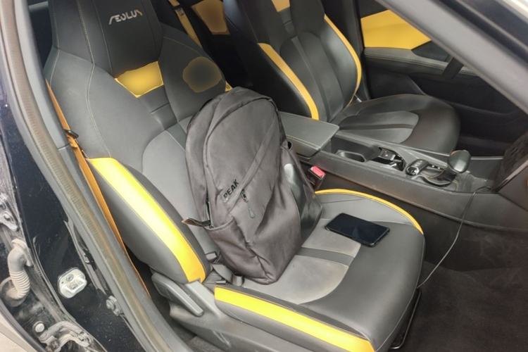 Used Dongfeng Aeolus Yixuan 2023 Mach Edition 1.5T Automatic Pursuit Rider Version Right Front Seat