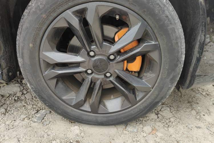 Used Dongfeng Aeolus Yixuan 2023 Mach Edition 1.5L Automatic Chasing Wind Version Right Front Wheel Hub