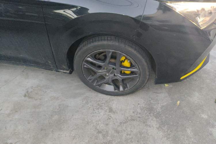Used Dongfeng Aeolus Yixuan 2023 Mach Edition 1.5T Automatic Pursuit Rider Version Right Front Wheel Hub