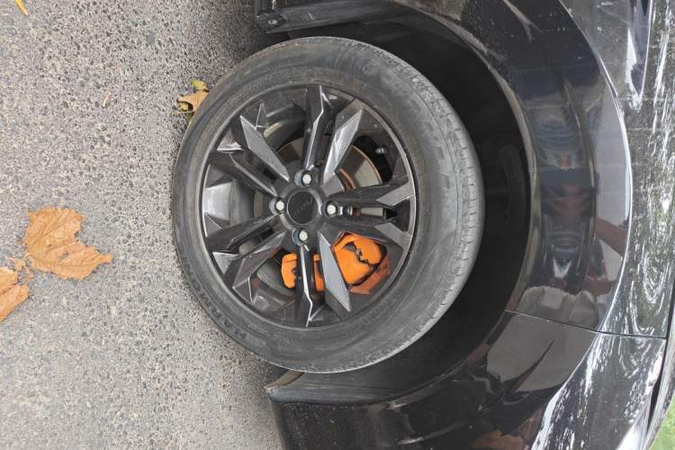 Used Dongfeng Aeolus Yixuan 2023 Mach Edition 1.5L Automatic Chasing Wind Version Right Front Wheel Hub