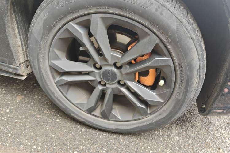 Used Dongfeng Aeolus Yixuan 2023 Mach Edition 1.5L Automatic Chasing Wind Version Right Front Wheel Hub