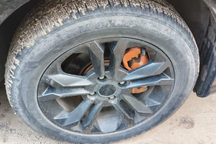 Used Dongfeng Aeolus Yixuan 2023 Mach Edition 1.5L Automatic Chasing Wind Version Right Front Wheel Hub