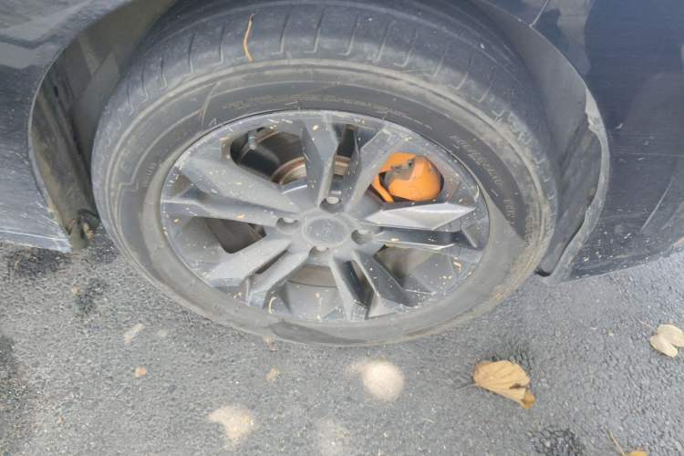 Used Dongfeng Aeolus Yixuan 2023 Mach Edition 1.5L Automatic Chasing Shadow Version Right Front Wheel Hub