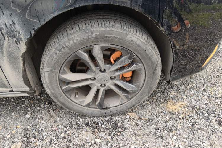Used Dongfeng Aeolus Yixuan 2023 1.5L Automatic Glory Edition Right Front Wheel Hub