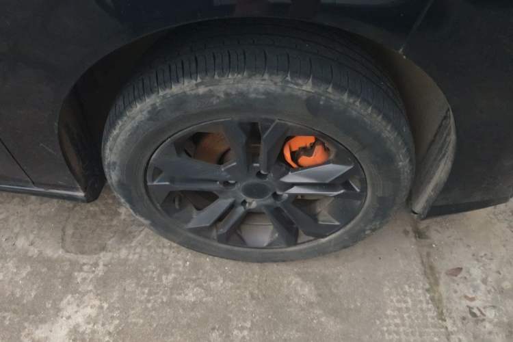 Used Dongfeng Aeolus Yixuan 2023 Mach Edition 1.5L Automatic Chasing Shadow Version Right Front Wheel Hub