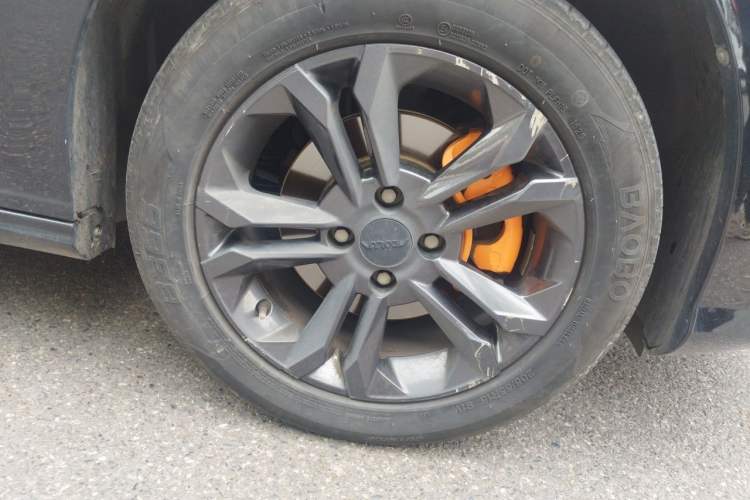 Used Dongfeng Aeolus Yixuan 2023 1.5L Automatic Glory Edition Right Front Wheel Hub
