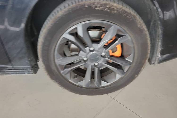 Used Dongfeng Aeolus Yixuan 2023 Mach Edition 1.5L Automatic Chasing Shadow Version Right Front Wheel Hub
