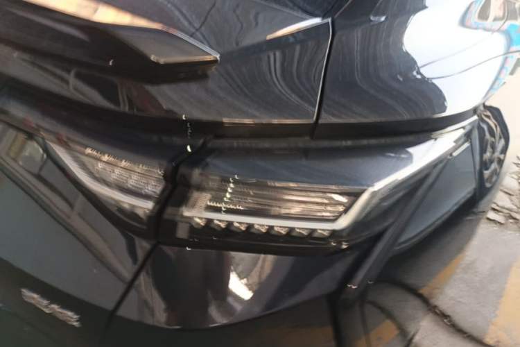 Used Dongfeng Aeolus Yixuan 2023 Mach Edition 1.5L Automatic Chasing Shadow Version Right Rear Taillight