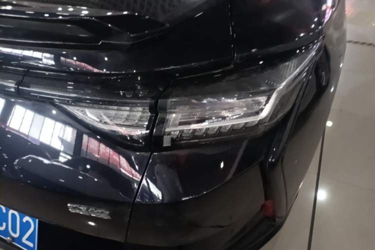 Used Dongfeng Aeolus Yixuan 2023 Mach Edition 1.5L Automatic Chasing Wind Version Right Rear Taillight