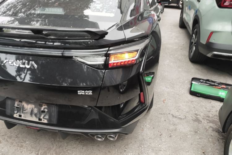 Used Dongfeng Aeolus Yixuan 2023 Mach Edition 1.5L Automatic Chasing Wind Version Right Rear Taillight