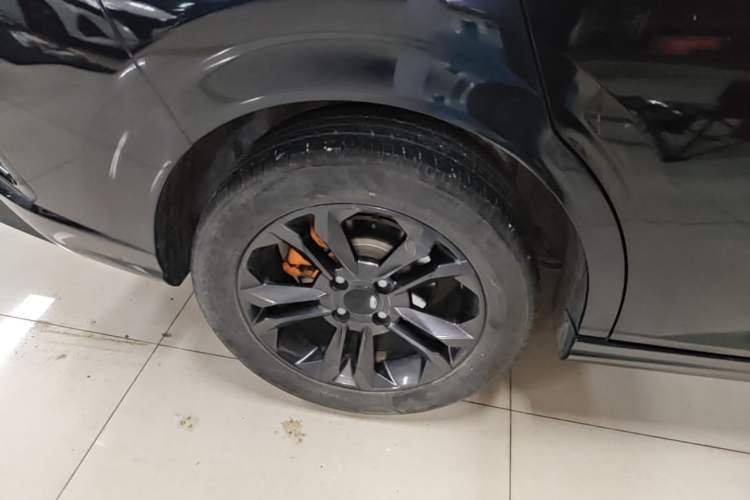 Used Dongfeng Aeolus Yixuan 2023 Mach Edition 1.5L Automatic Chasing Wind Version Right Rear Wheel Hub