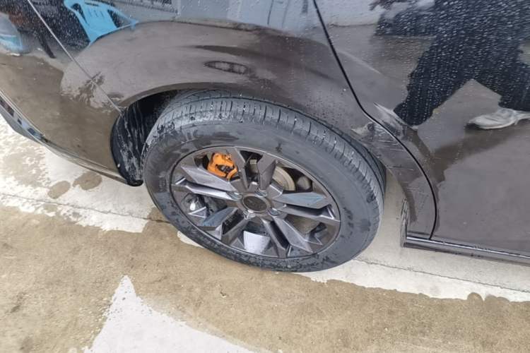 Used Dongfeng Aeolus Yixuan 2023 Mach Edition 1.5L Automatic Chasing Shadow Version Right Rear Wheel Hub