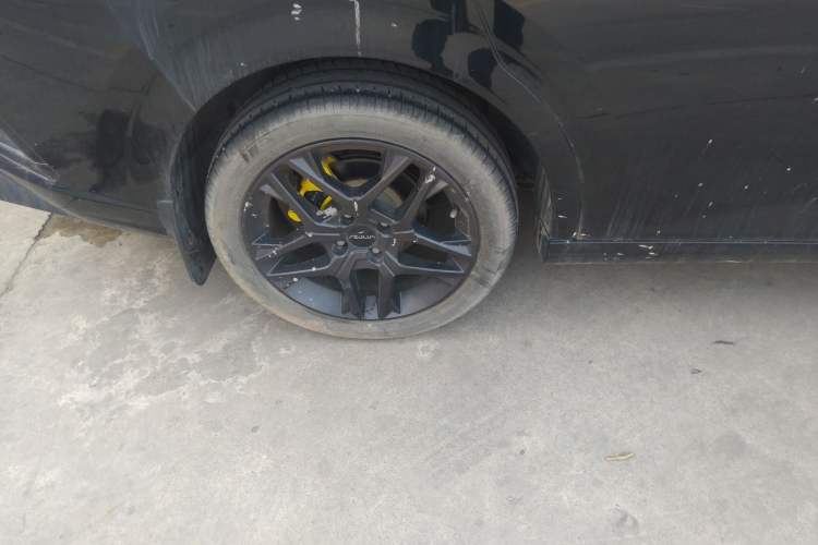 Used Dongfeng Aeolus Yixuan 2023 Mach Edition 1.5T Automatic Pursuit Rider Version Right Rear Wheel Hub