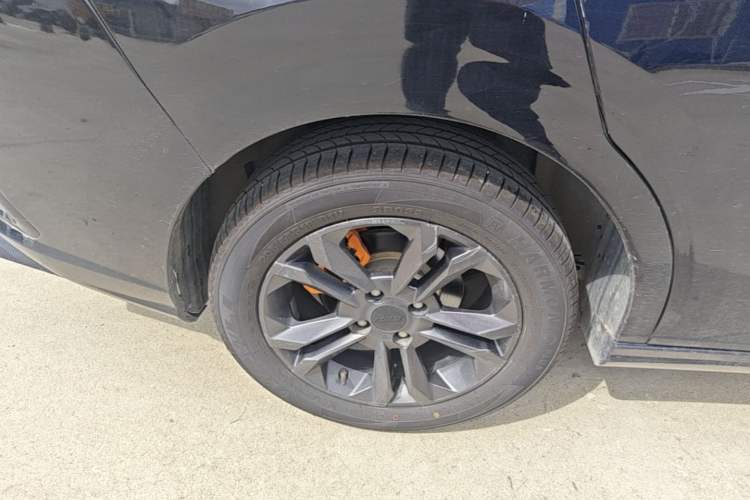 Used Dongfeng Aeolus Yixuan 2023 Mach Edition 1.5L Automatic Chasing Shadow Version Right Rear Wheel Hub