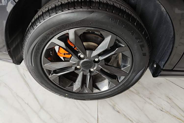 Used Dongfeng Aeolus Yixuan 2023 Mach Edition 1.5L Automatic Chasing Shadow Version Right Rear Wheel Hub