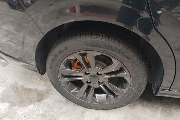 Used Dongfeng Aeolus Yixuan 2023 Mach Edition 1.5L Automatic Chasing Wind Version Right Rear Wheel Hub