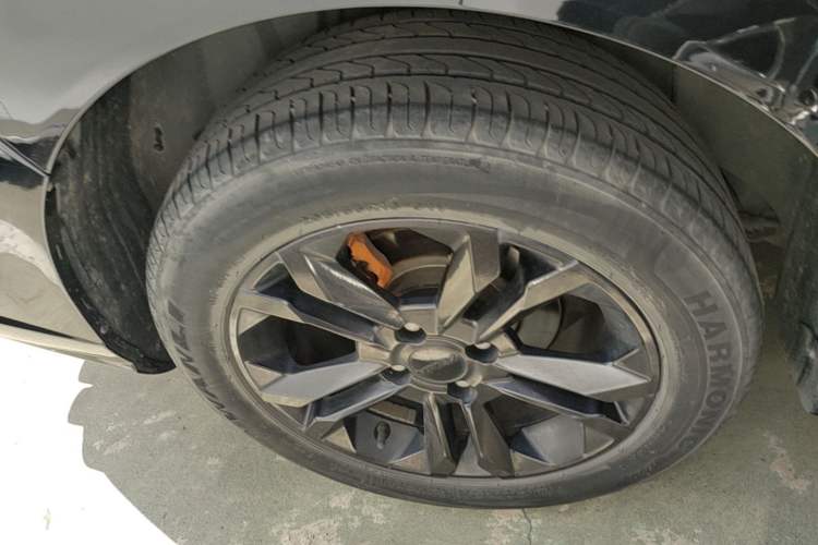 Used Dongfeng Aeolus Yixuan 2023 Mach Edition 1.5L Automatic Chasing Wind Version Right Rear Wheel Hub
