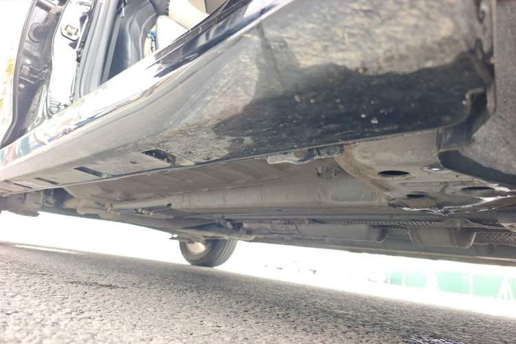 Used Dongfeng Aeolus Yixuan 2023 Mach Edition 1.5L Automatic Chasing Wind Version Right Side Sill