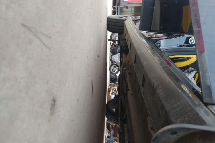 Used Dongfeng Aeolus Yixuan 2023 Mach Edition 1.5T Automatic Pursuit Rider Version Right Side Sill