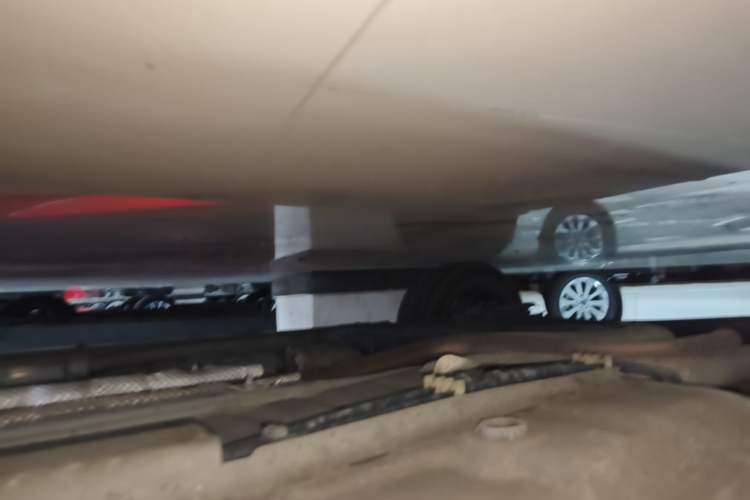 Used Dongfeng Aeolus Yixuan 2023 Mach Edition 1.5L Automatic Chasing Shadow Version Right Side Sill