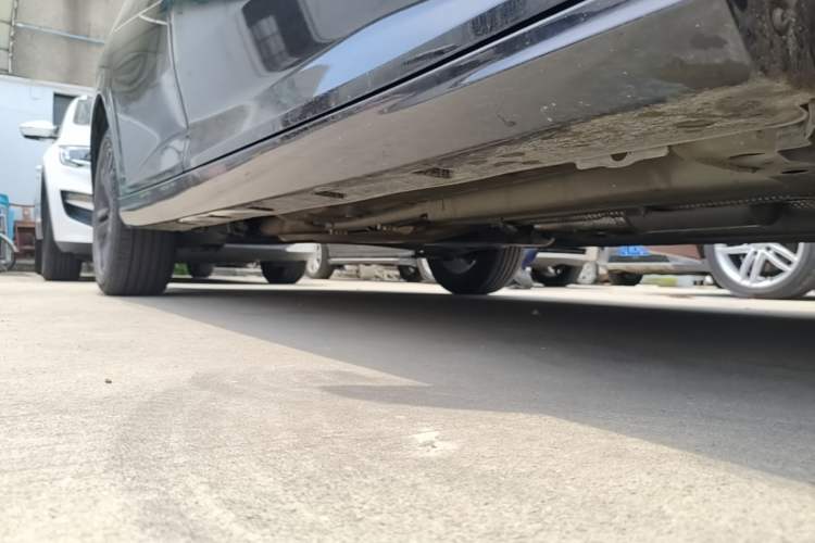 Used Dongfeng Aeolus Yixuan 2023 Mach Edition 1.5L Automatic Chasing Shadow Version Right Side Sill