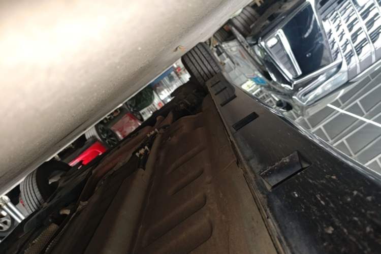 Used Dongfeng Aeolus Yixuan 2023 Mach Edition 1.5L Automatic Chasing Shadow Version Right Side Sill