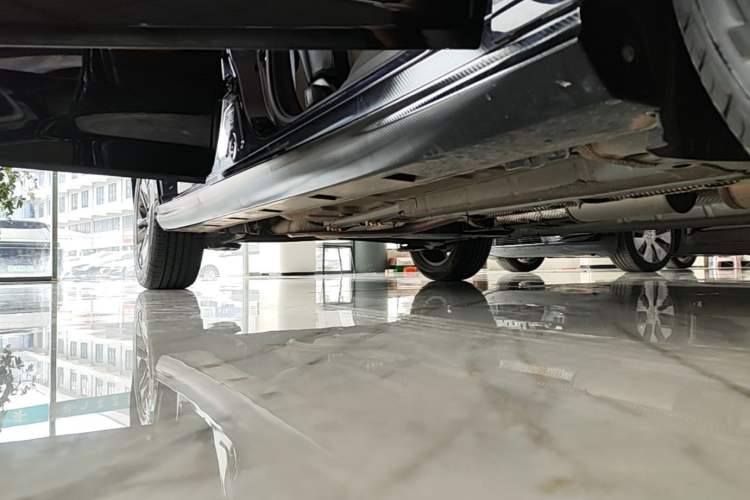 Used Dongfeng Aeolus Yixuan 2023 Mach Edition 1.5L Automatic Chasing Shadow Version Right Side Sill