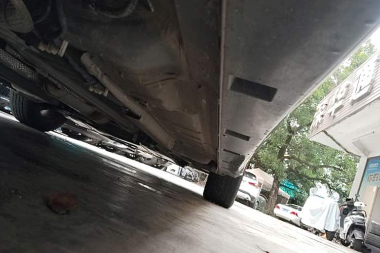 Used Dongfeng Aeolus Yixuan 2023 Mach Edition 1.5L Automatic Chasing Wind Version Right Side Sill