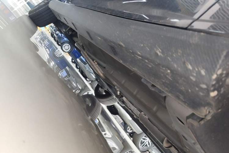 Used Dongfeng Aeolus Yixuan 2023 Mach Edition 1.5L Automatic Chasing Shadow Version Right Side Sill