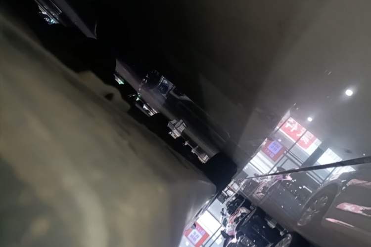 Used Dongfeng Aeolus Yixuan 2023 Mach Edition 1.5L Automatic Chasing Wind Version Right Side Sill