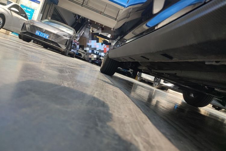 Used Dongfeng Aeolus Yixuan 2023 Mach Edition 1.5L Automatic Chasing Wind Version Right Side Sill