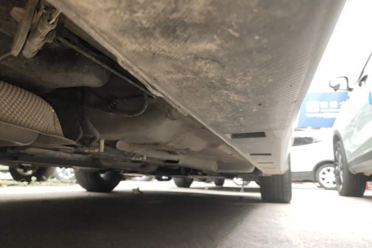 Used Dongfeng Aeolus Yixuan 2023 Mach Edition 1.5L Automatic Chasing Wind Version Right Side Sill