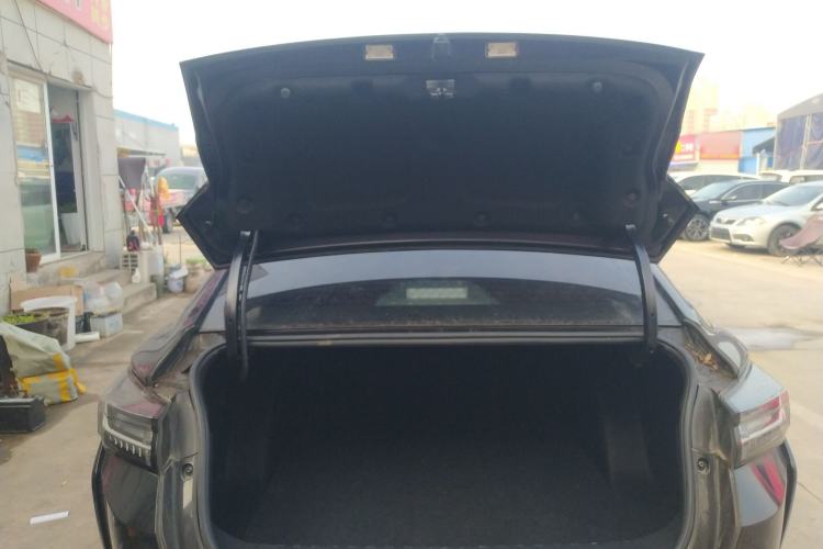Used Dongfeng Aeolus Yixuan 2023 Mach Edition 1.5T Automatic Pursuit Rider Version Trunk