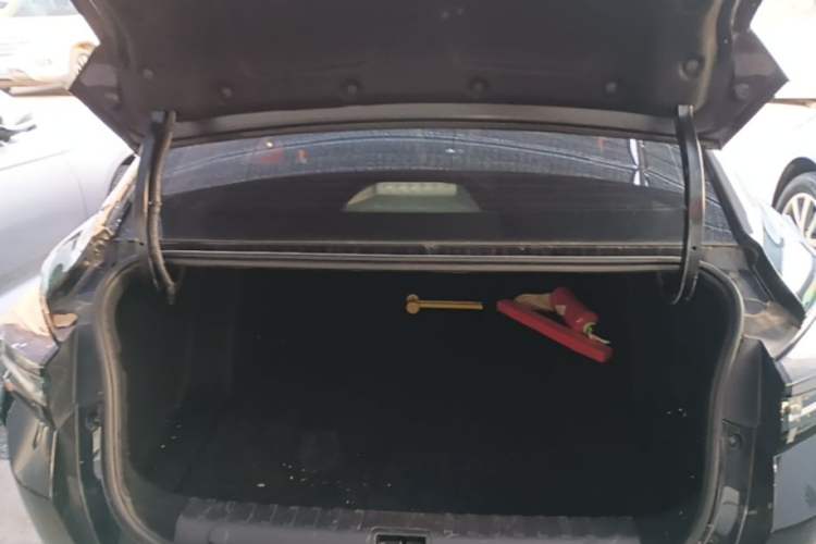 Used Dongfeng Aeolus Yixuan 2023 Mach Edition 1.5L Automatic Chasing Shadow Version Trunk
