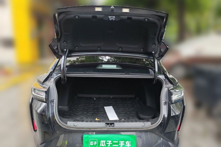 Used Dongfeng Aeolus Yixuan 2023 1.5L Automatic Glory Edition Trunk