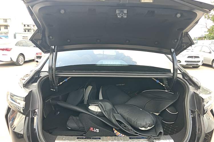 Used Dongfeng Aeolus Yixuan 2023 Mach Edition 1.5L Automatic Chasing Shadow Version Trunk