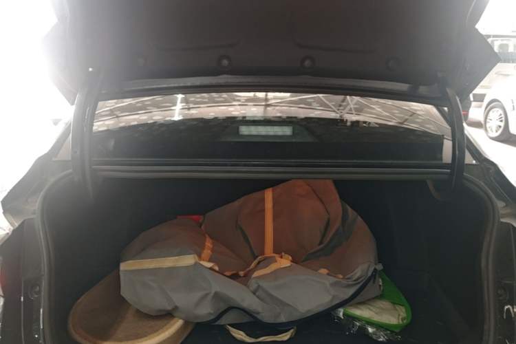 Used Dongfeng Aeolus Yixuan 2023 Mach Edition 1.5L Automatic Chasing Shadow Version Trunk