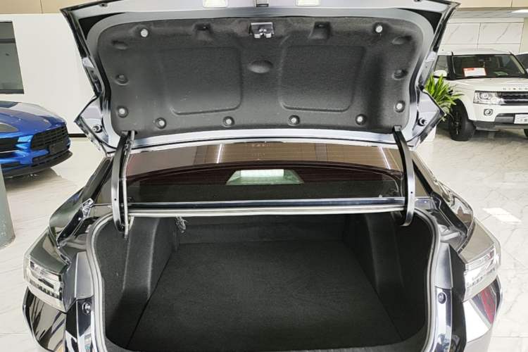 Used Dongfeng Aeolus Yixuan 2023 Mach Edition 1.5L Automatic Chasing Shadow Version Trunk