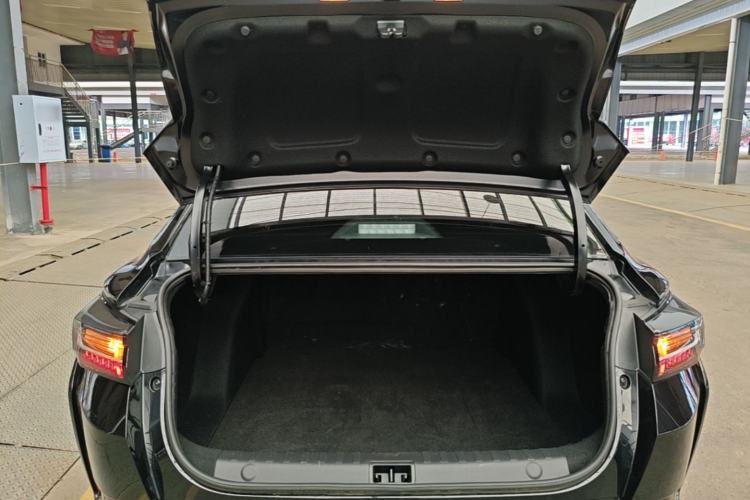 Used Dongfeng Aeolus Yixuan 2023 Mach Edition 1.5T Automatic Pursuit Rider Version Trunk