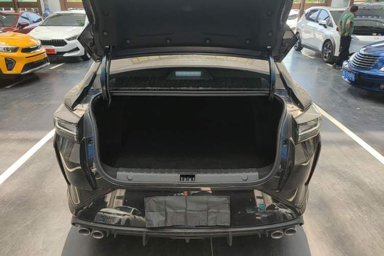 Used Dongfeng Aeolus Yixuan 2023 Mach Edition 1.5L Automatic Chasing Wind Version Trunk
