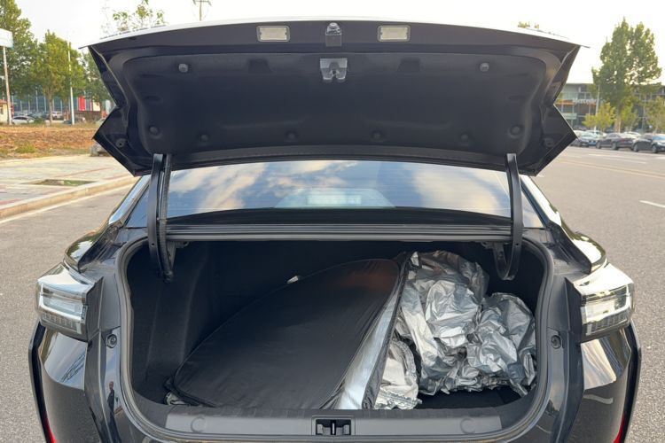 Used Dongfeng Aeolus Yixuan 2023 Mach Edition 1.5L Automatic Chasing Shadow Version Trunk