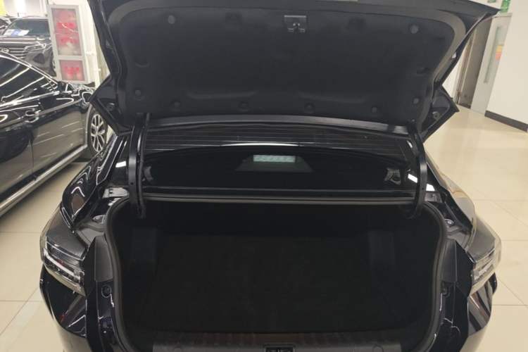 Used Dongfeng Aeolus Yixuan 2023 Mach Edition 1.5L Automatic Chasing Shadow Version Trunk
