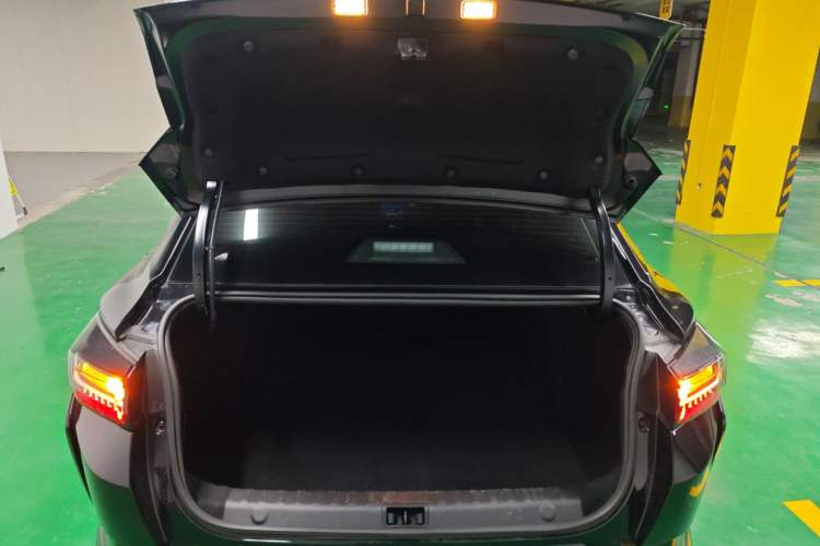 Used Dongfeng Aeolus Yixuan 2023 Mach Edition 1.5L Automatic Chasing Shadow Version Trunk