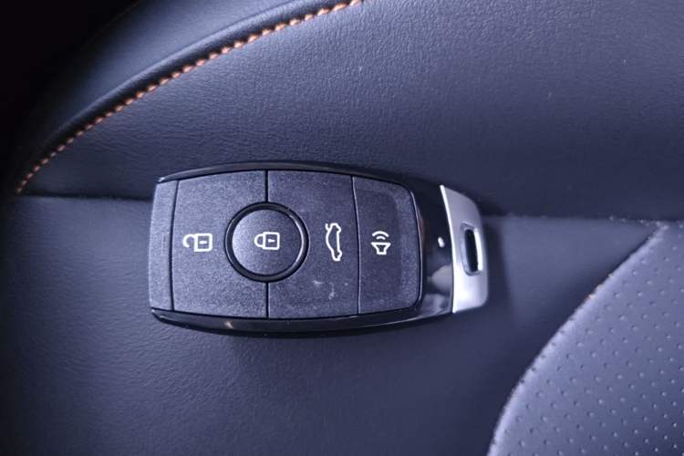 Used Dongfeng Aeolus Yixuan 2023 Mach Edition 1.5L Automatic Chasing Wind Version Vehicle Key