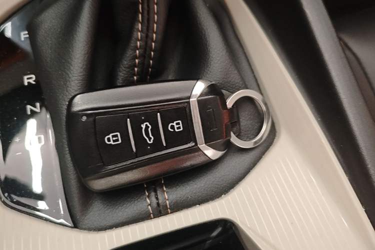 Used Dongfeng Aeolus Yixuan 2023 Mach Edition 1.5L Automatic Chasing Shadow Version Vehicle Key