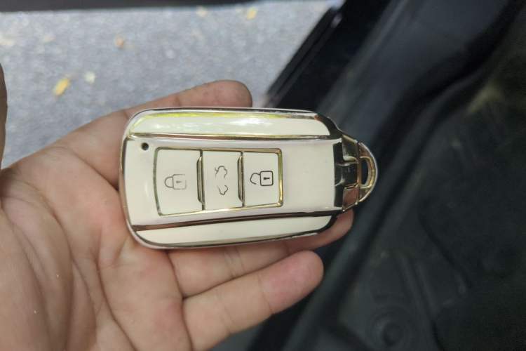 Used Dongfeng Aeolus Yixuan 2023 Mach Edition 1.5L Automatic Chasing Shadow Version Vehicle Key