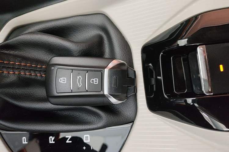 Used Dongfeng Aeolus Yixuan 2023 Mach Edition 1.5L Automatic Chasing Shadow Version Vehicle Key